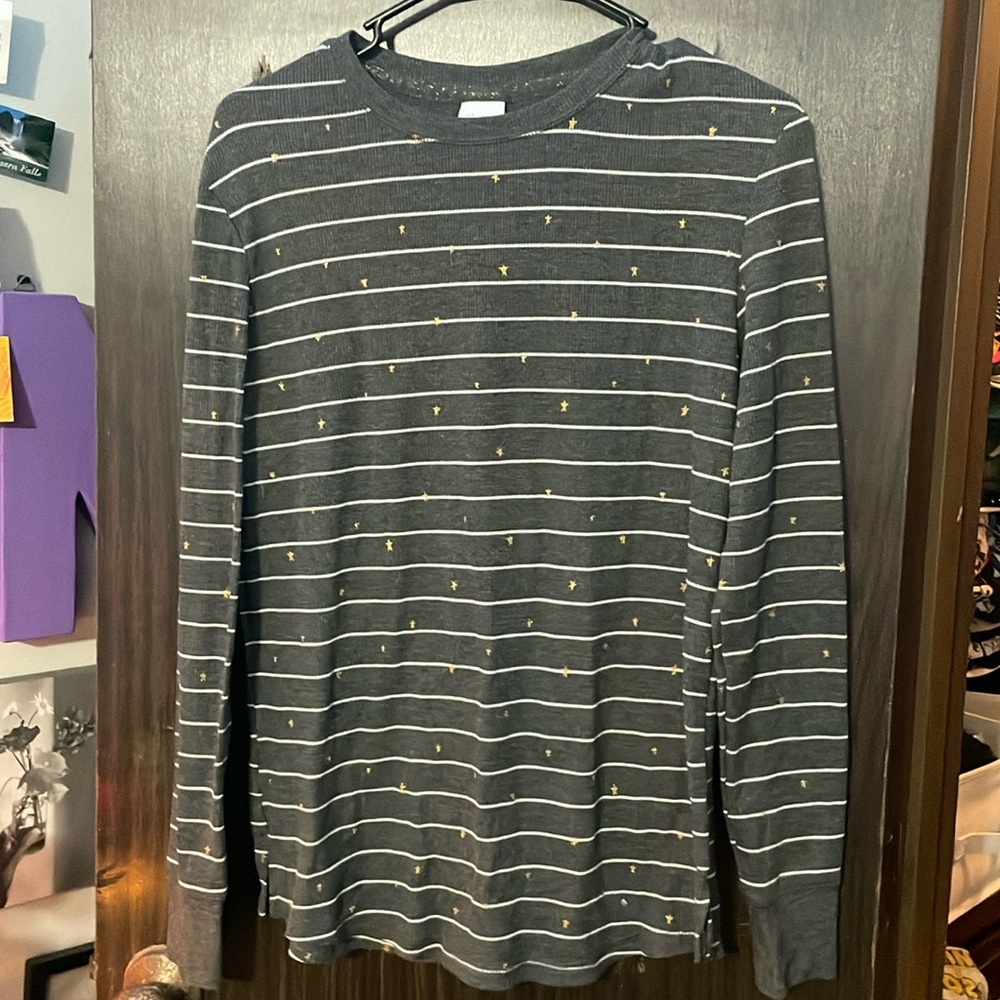 grey long sleeve and pants pajama set